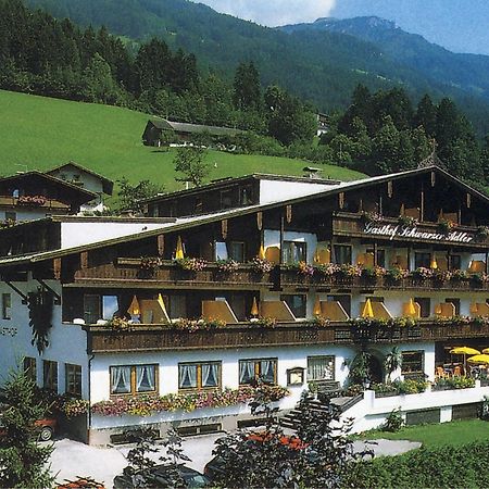 Hotel Schwarzer Adler Hippach Exterior photo